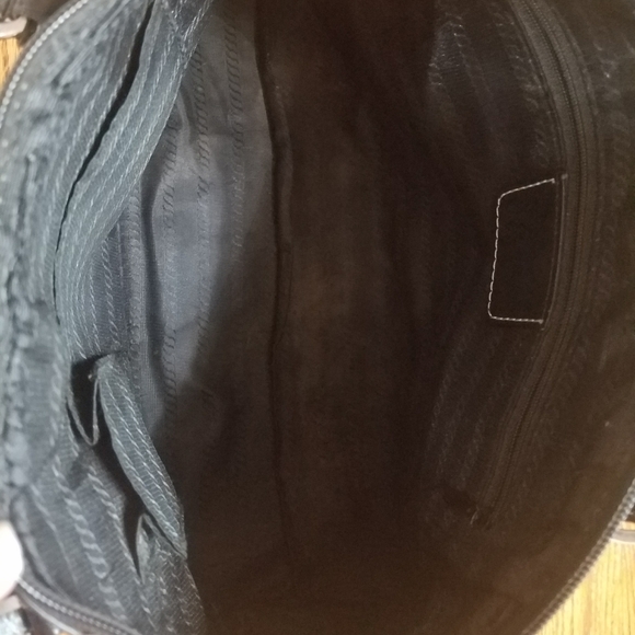 Prada - Picture 3 of 3